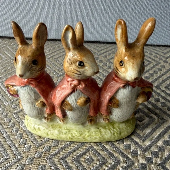 Vintage Ceramic Beatrix Potter Three Bunny Figurine Flopsy, Mopsy, cottontail - Picture 2 of 5